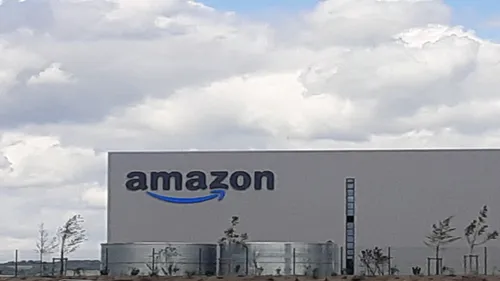 Amazon en Lorraine : la bâtiment situé à Augny possède son logo